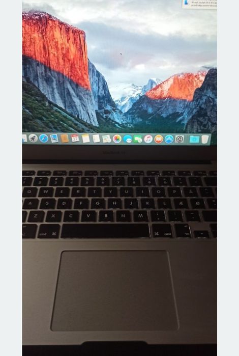 Dwa sztuki Okazja MacBook Air 8 RAM zamienię na telefon