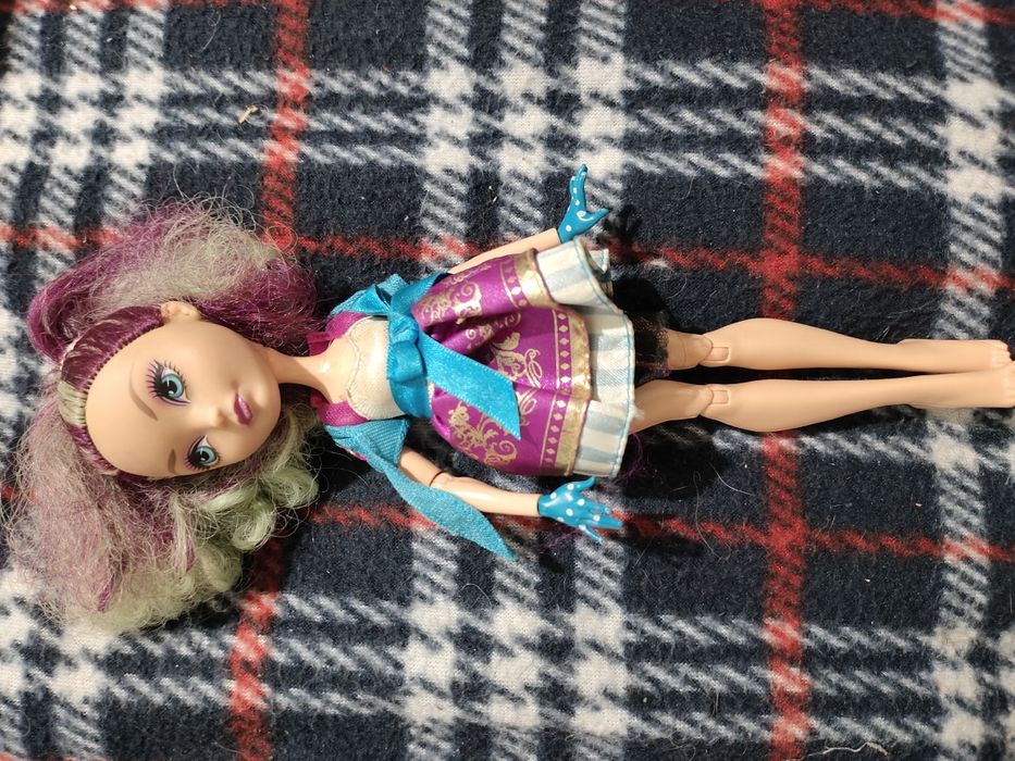 Лялька евер афтер хай Меделін