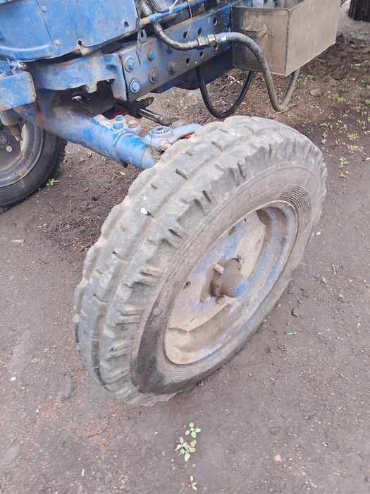 Продам трактор юмз.