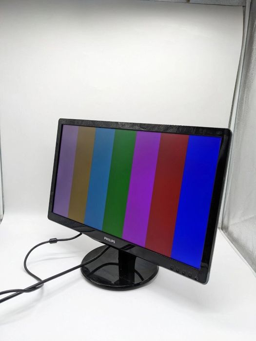 Б/у LED Монитор Philips 226V3L , 22 дюйма , 60 Hz VGA