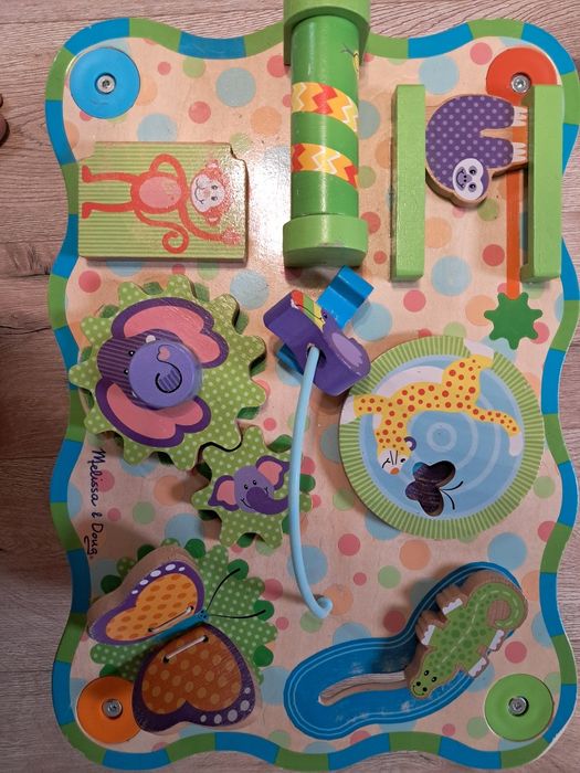 Stolik edukacyjny  manipulacyjny drewniany Melissa and doug