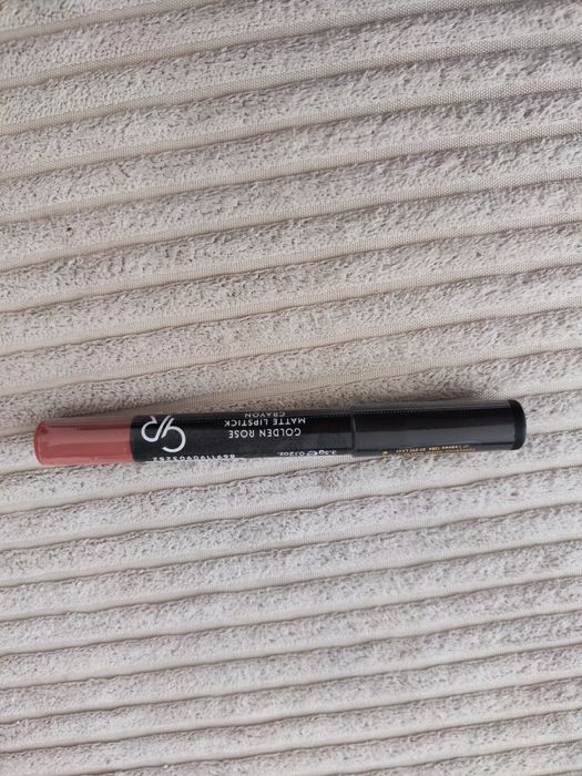 Golden rose szminka kredka 28