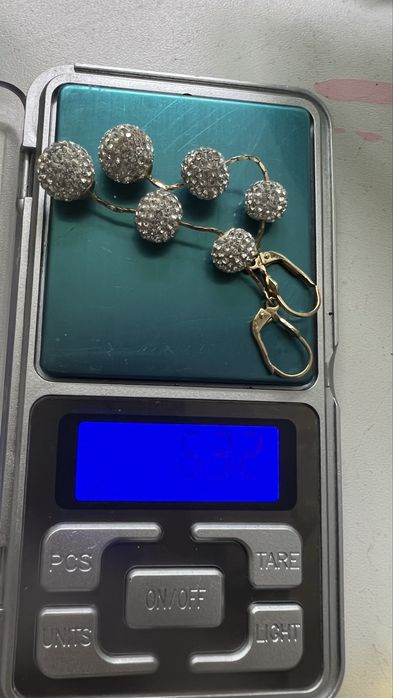 Серьги золото 585 камни Swarovski вес 6,32 длина 7 см