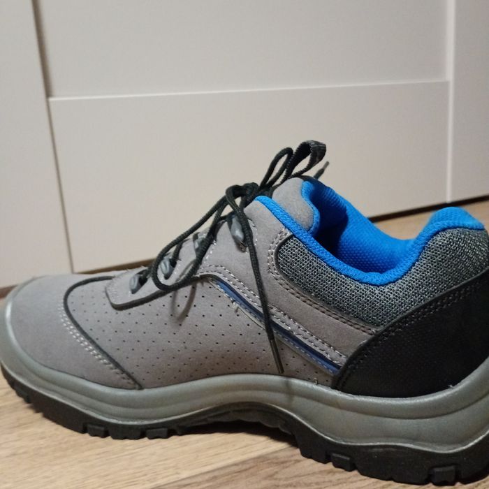 Buty robocze 42.