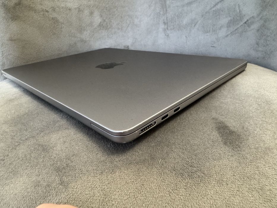 Macbook air m2 8 512 gb.