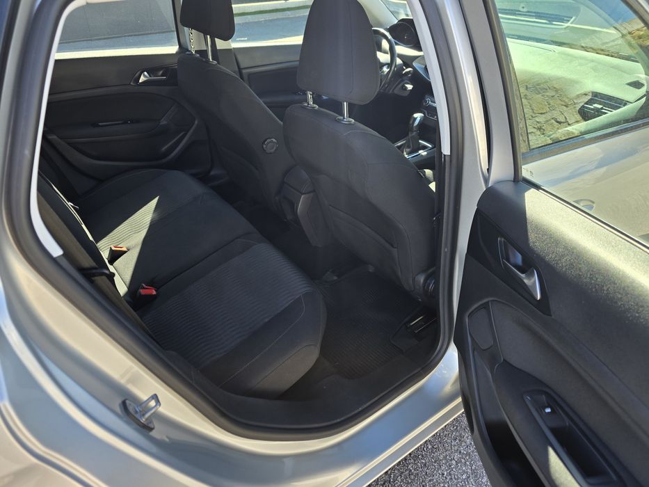 Peugeot 308 1.6HDI 100CV