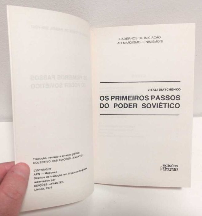 Os Primeiros Passos do Poder Soviético, de Vitali Diatchenko
