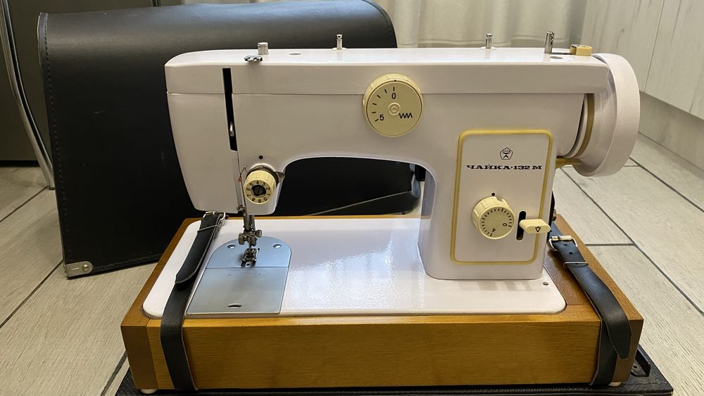 Продам швейну машинку Чайка - 132 М
