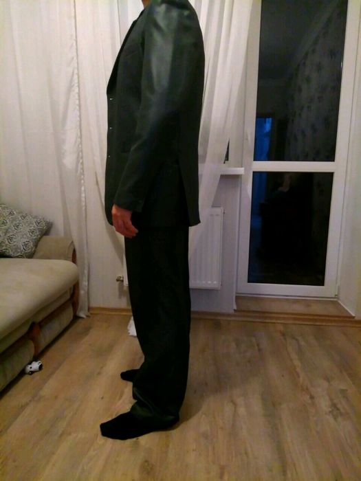 Чоловічий  костюм