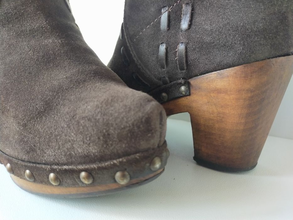 Botas camurça cano alto