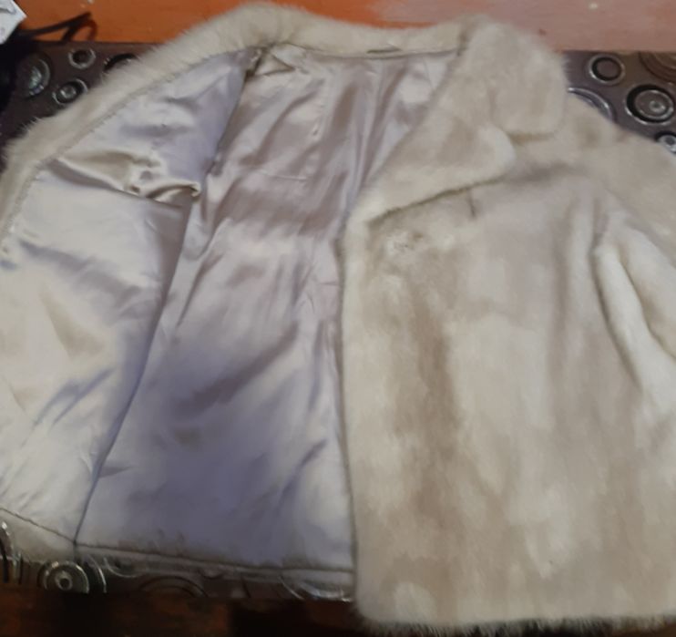 Продаю шубку жіноча (автоледи) Нова!