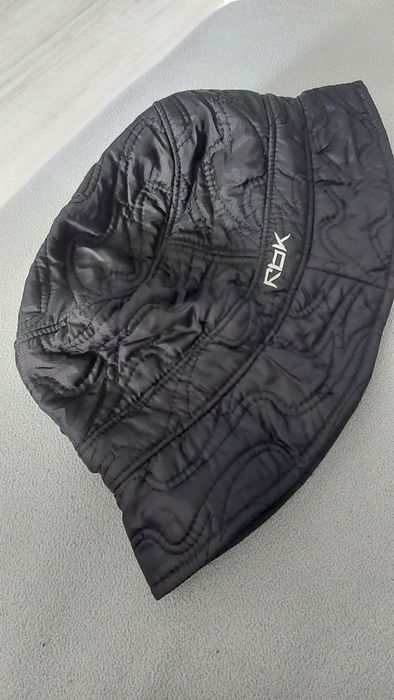 Reebok kapelusz czarny ocieplany damski 56cm obwód