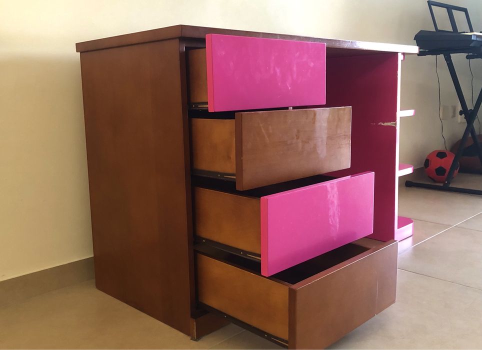 Secretária em segunda mão para quarto de criança/jovem