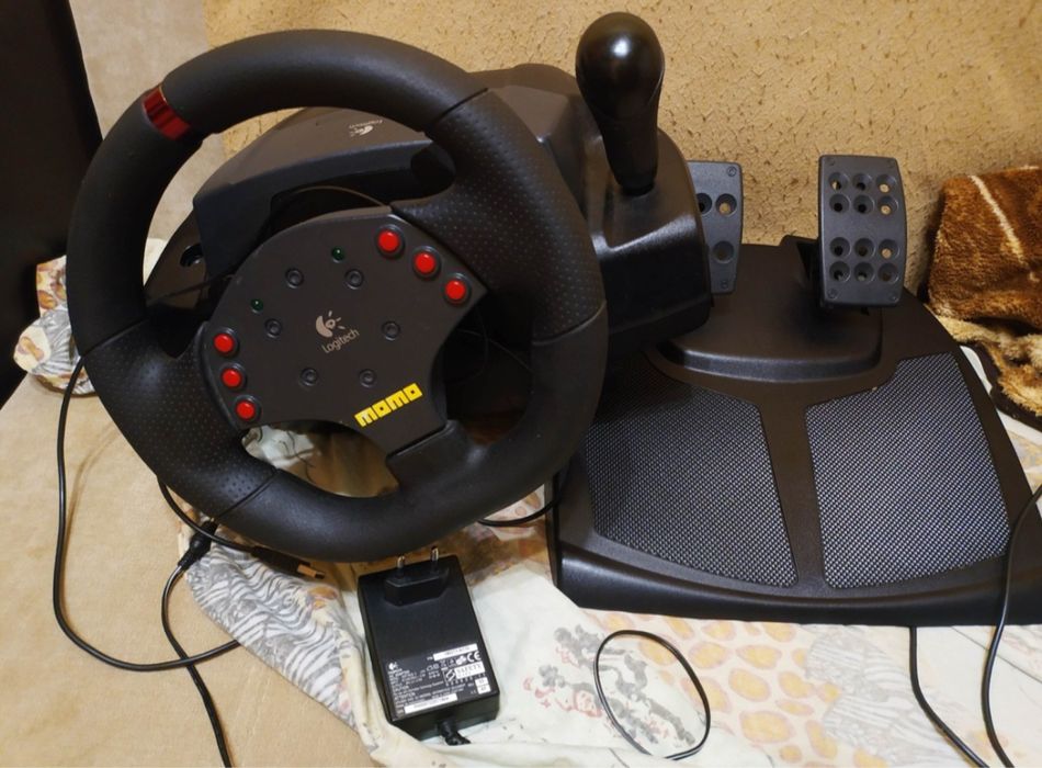 Руль Logitech MOMO
