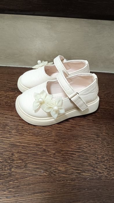 Туфельки, взуття