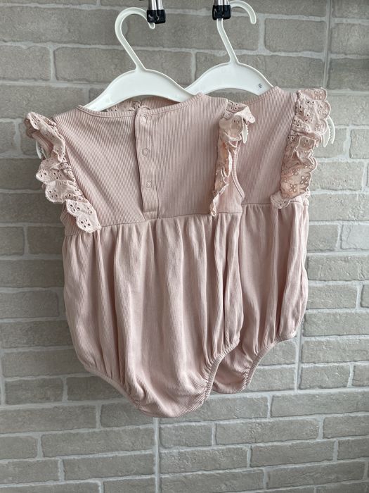 Рожеве боді розовое боди Kiabi двійні дівчинки 2 роки девочки святкове