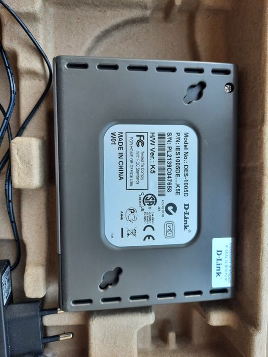 Switch D-Link DES-1008D