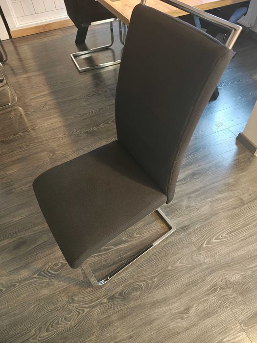 Krzesła tapicerowane na płozach - 6 sztuk