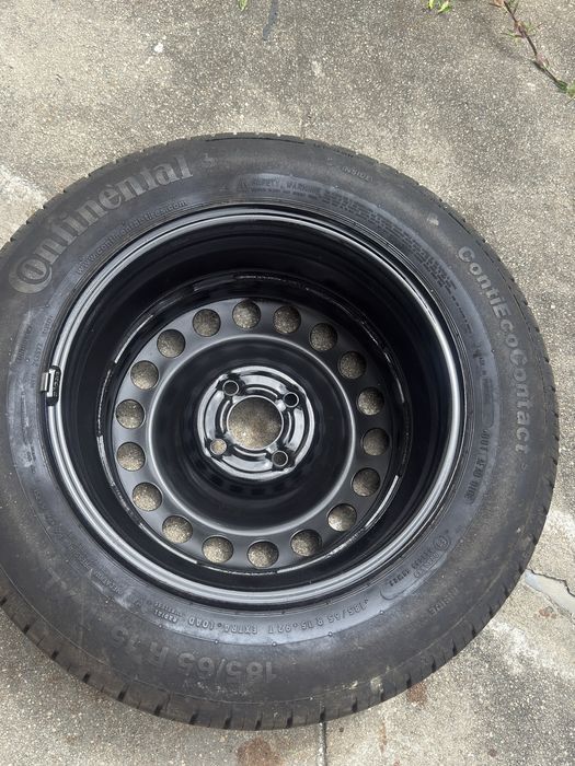 Roda com pneu 185/65 R15