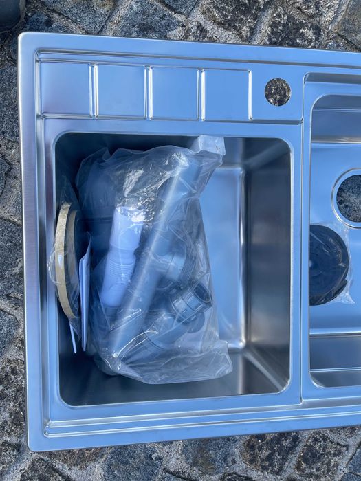 Banca de cozinha nova.