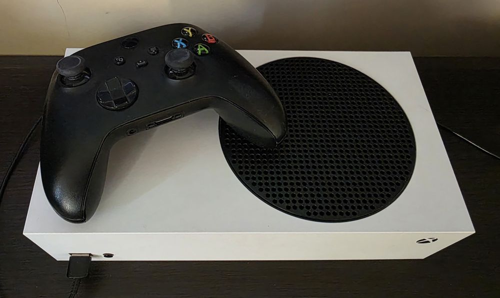 PlayStation 4 pro, pad, 17 gier + Xbox series S + pad