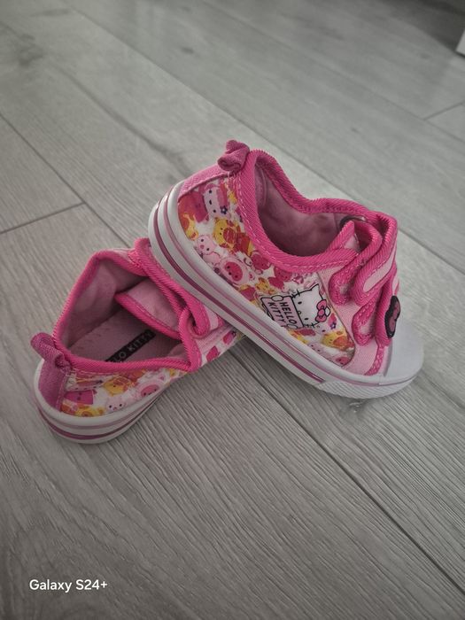 Trampki hello kity
