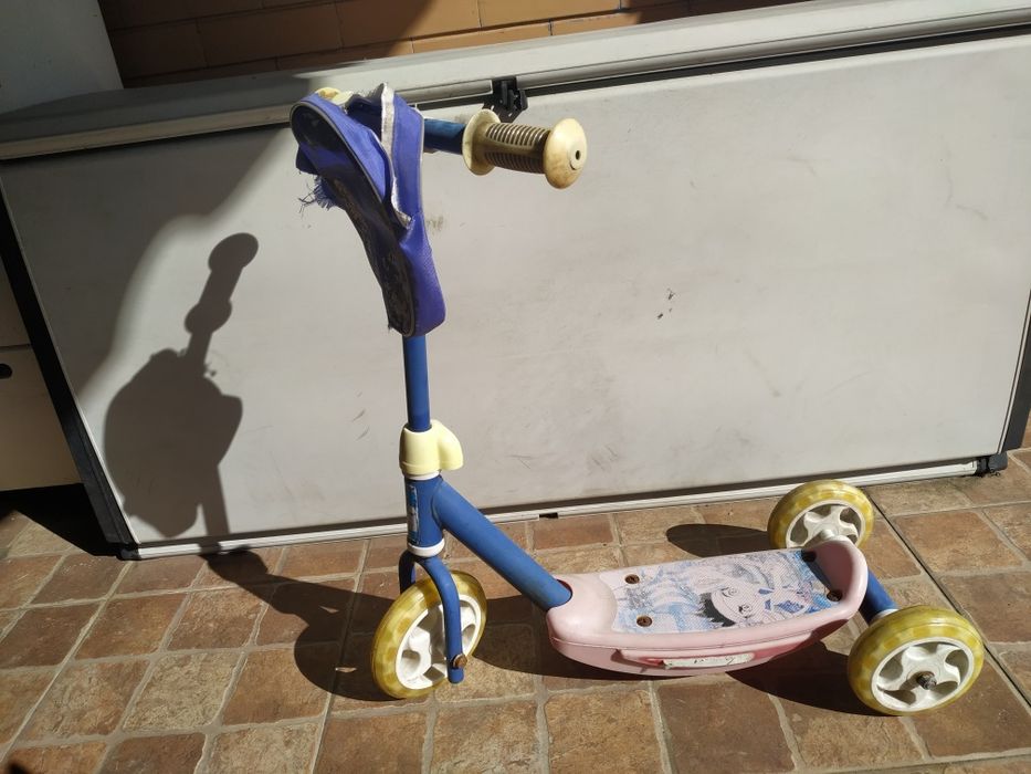 Trotinete pequena para criança