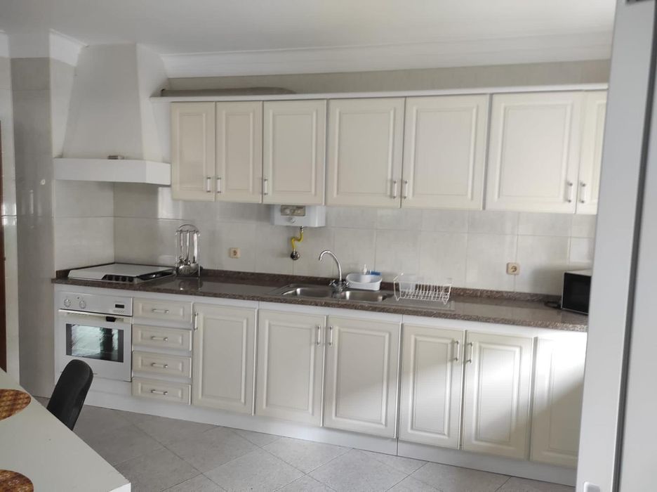 Aluga se apartamento T2 mobilado Gualtar