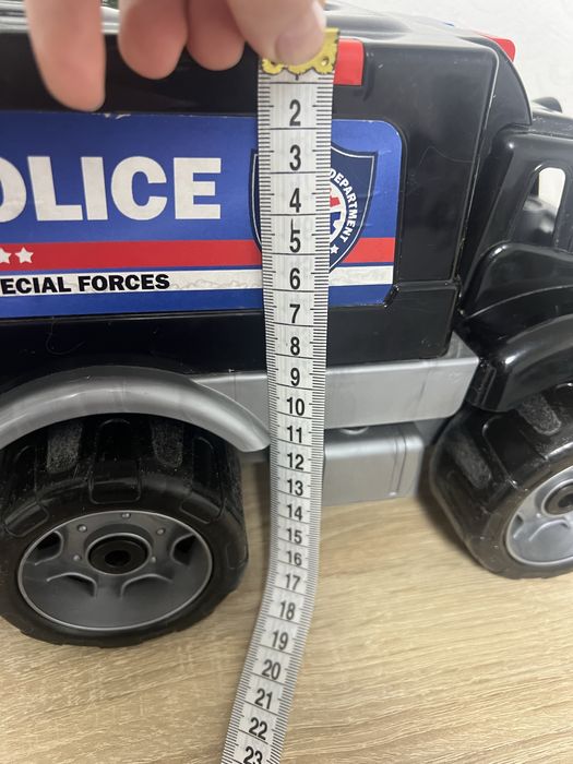 Поліцейський автомобіль ( джип)