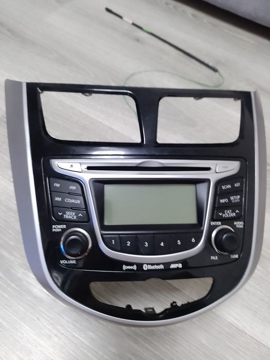 Автомагнітола штатна оригінал, Hyundai Accent,CD,Carplay 2011-2019р з перехідною рамкою.