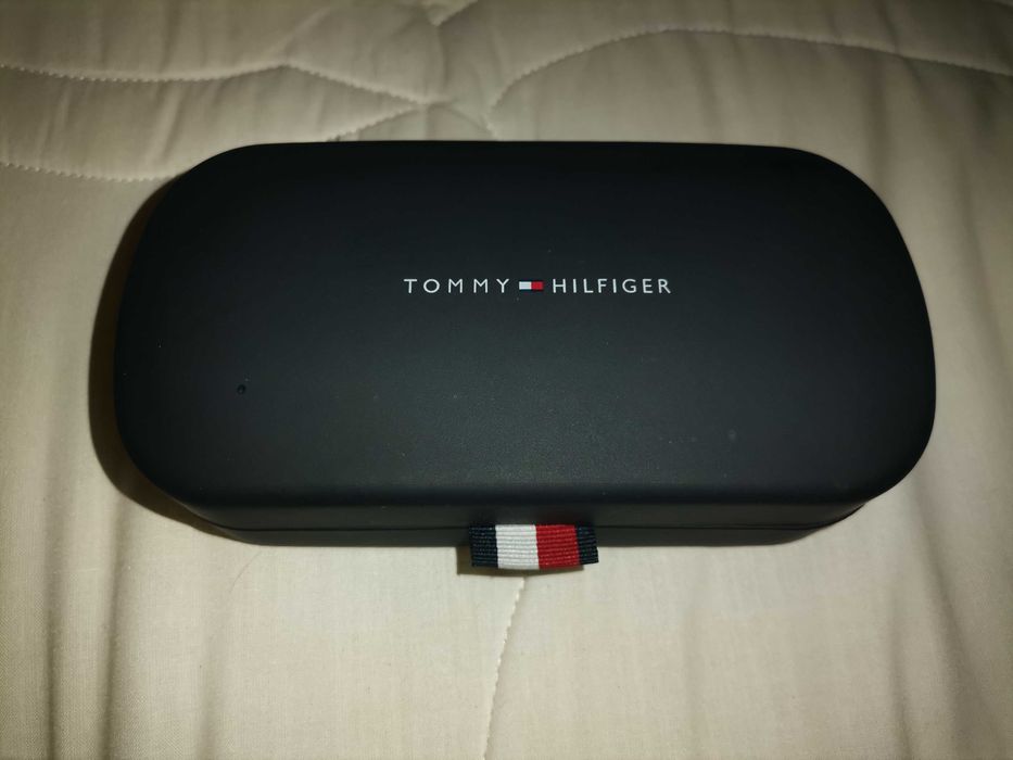 Óculos de Sol Tommy Hilfiger como novos