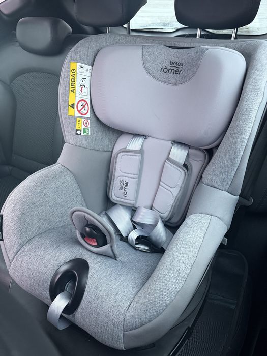 Продаю автокрісло Britax Romer Dualfix i-size