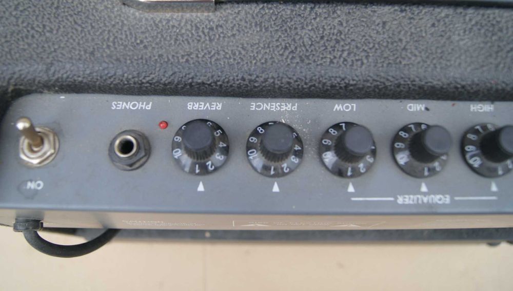 Piecyk gitarowy 30 W, dodatkowe efekty