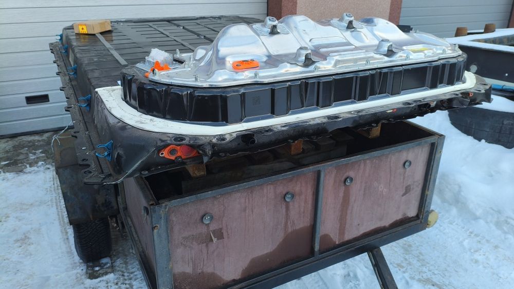 Батарея Тесла Модел 3 60 квт- залізо-фосфат