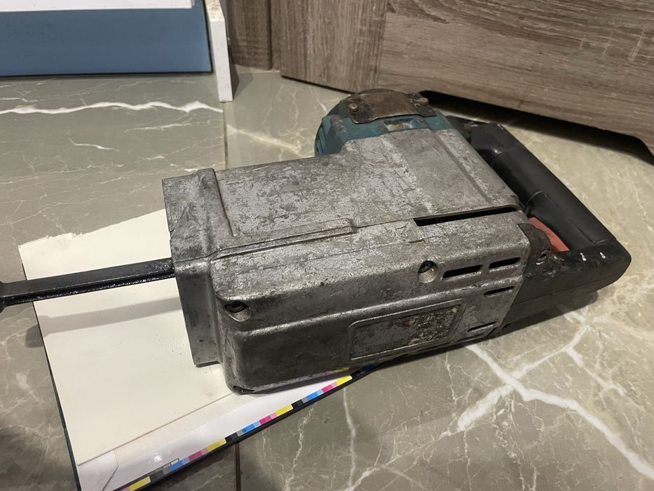Makita hm1303 mlot wyburzeniowy udarowy