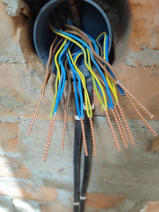 Електромонтер , електрик