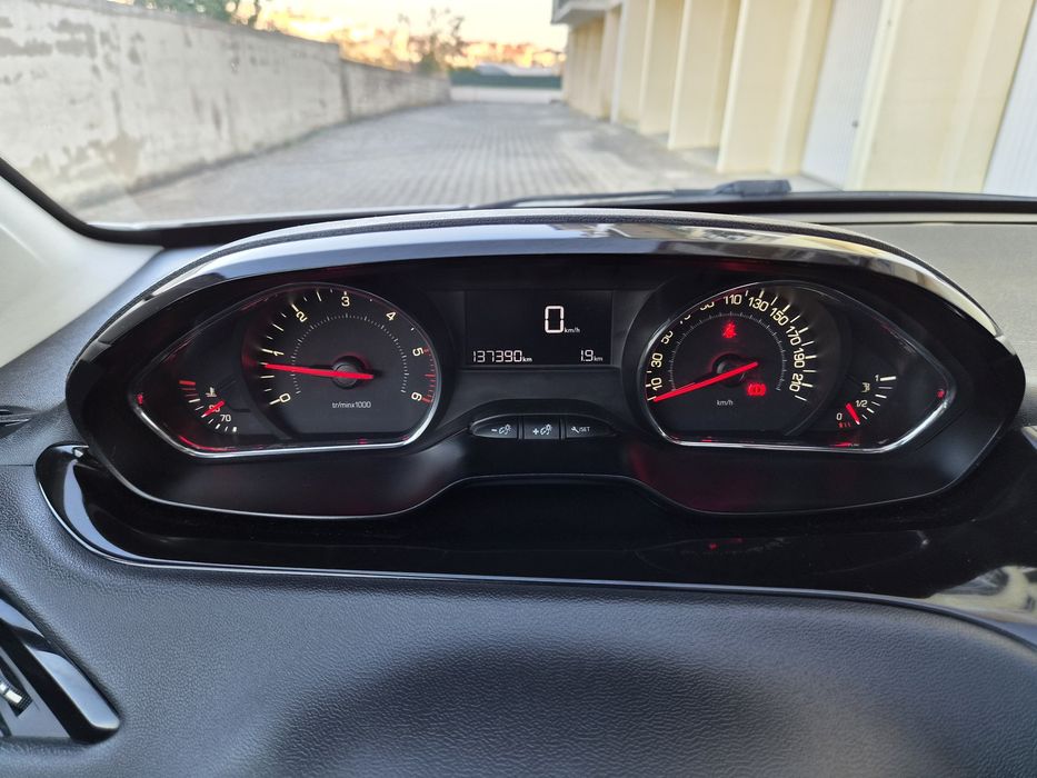 Peugeot 208 1.4 Hdi 137 mil km