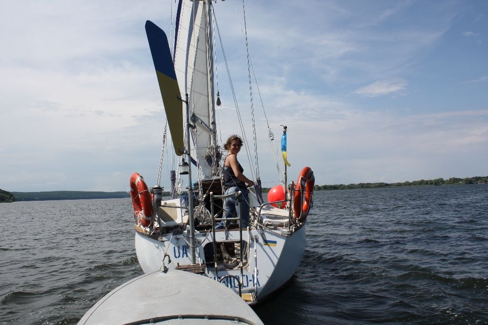 продам вітрильну / парусную яхту