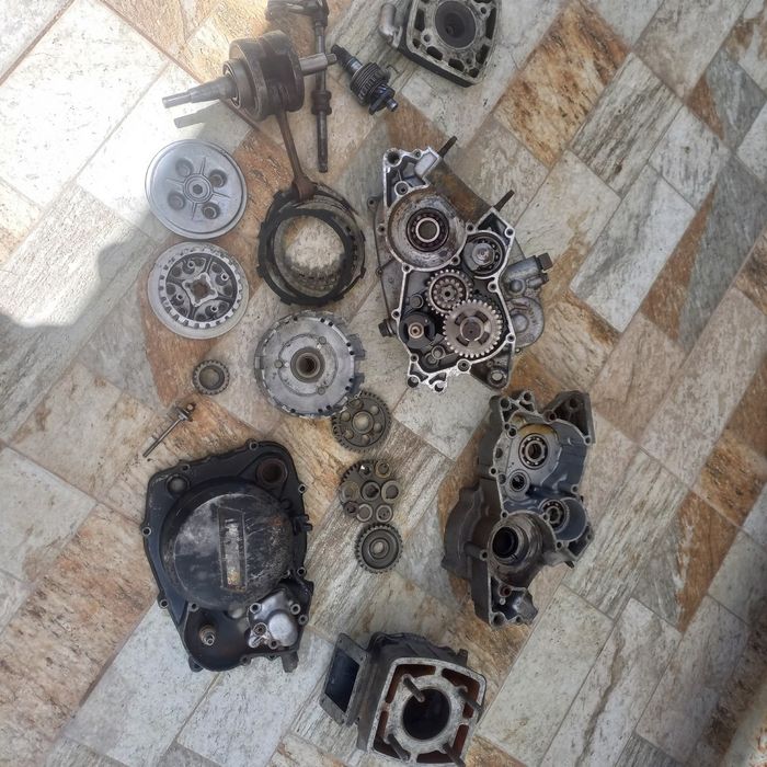 Motor dt125 desmontado