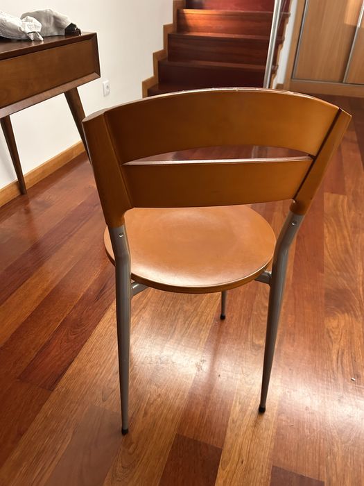 Mesa cozinha e cadeiras