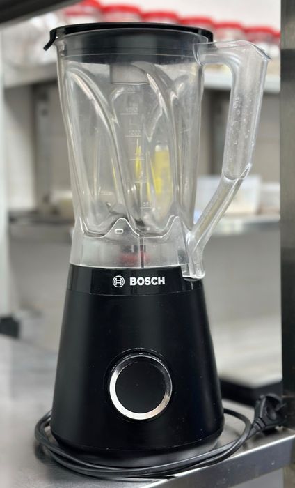 Потужній стаціонарний блендер Bosch