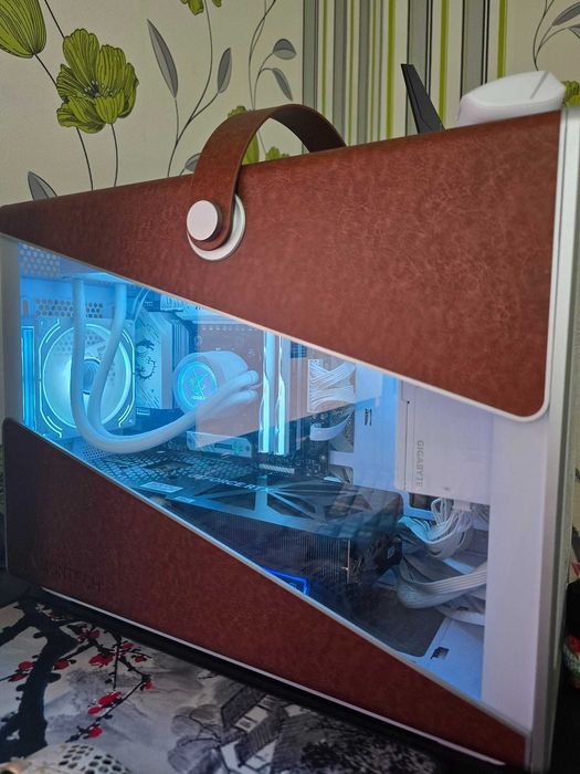 Игровой ПК 7800x3d 4070ti super 32ddr5 1tbssd белый корпус
