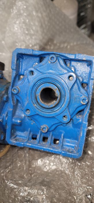 Мотор Редуктор  220 вольт