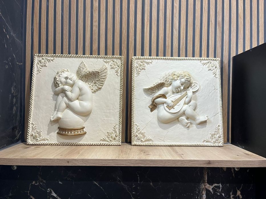 Płaskorzeźby aniołki 30 x 30/2 szt/Anglia
