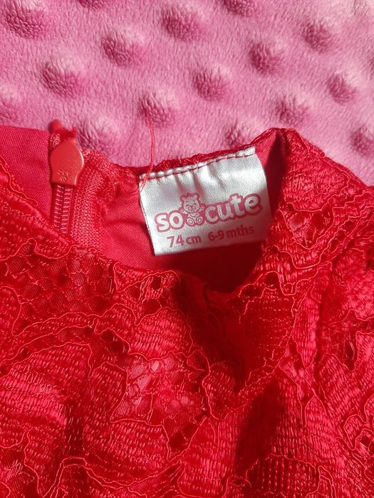 Czerwona, koronkowa sukieneczka. Rozmiar 74. 6-9 M.