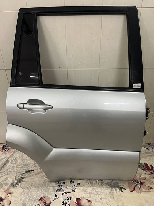 Двері задні прави Toyota Prado 120 б/у Двери задні прави Прадо 120