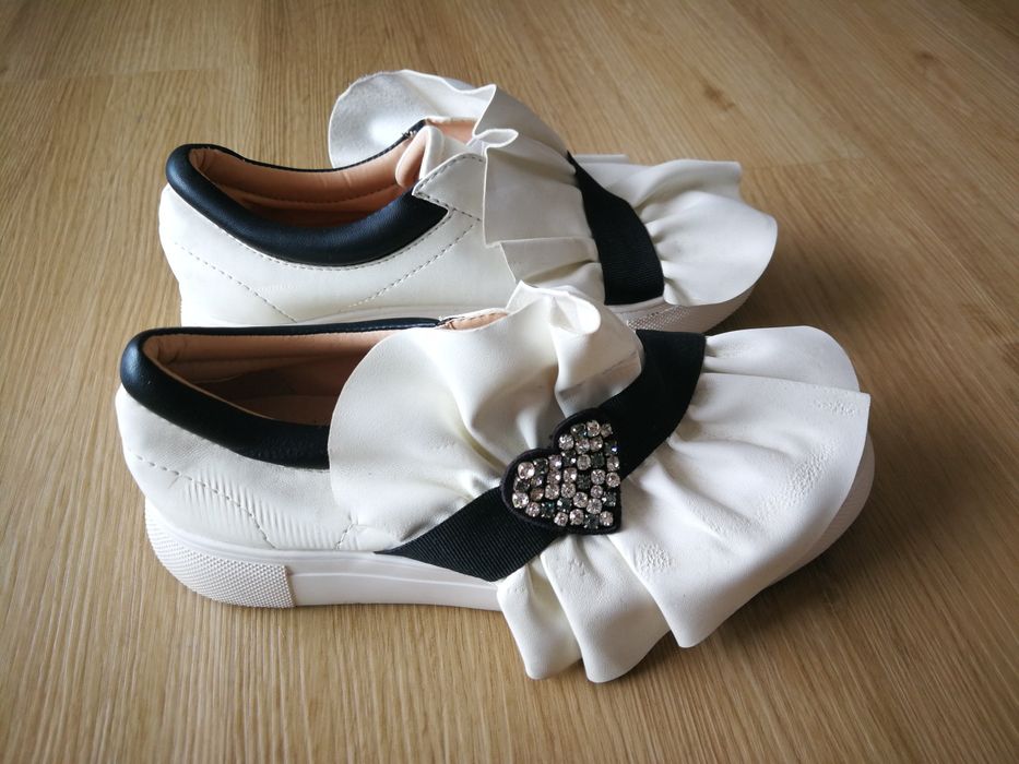 Sapatos sandálias e ténis de senhora