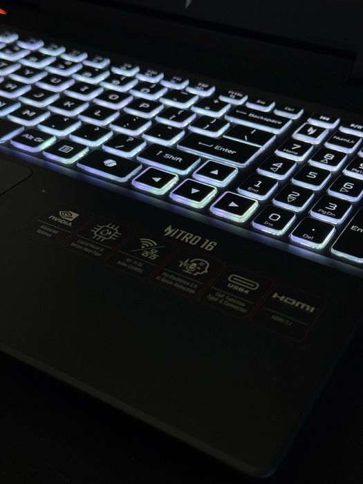Acer Nitro 16 AN16-42 R7/RTX4060/16GB/1,5TB/165Hz