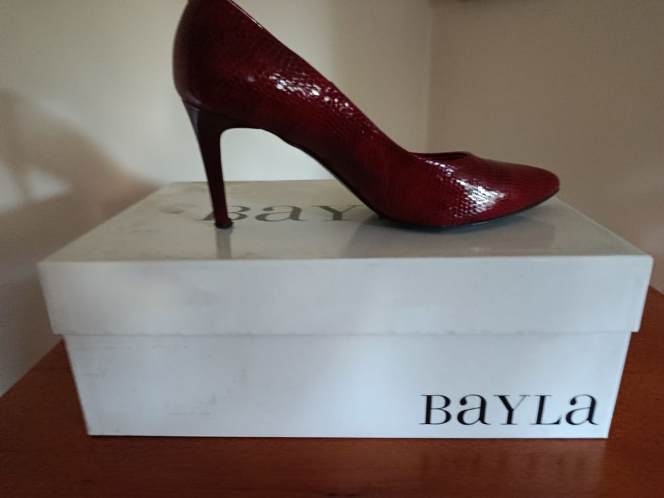Szpilki Bayla skóra lakierowana, burgund 37