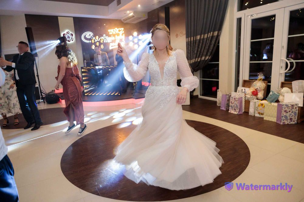 Suknia ślubna w kolorze kość słoniowa, z salonu, rozmiar M